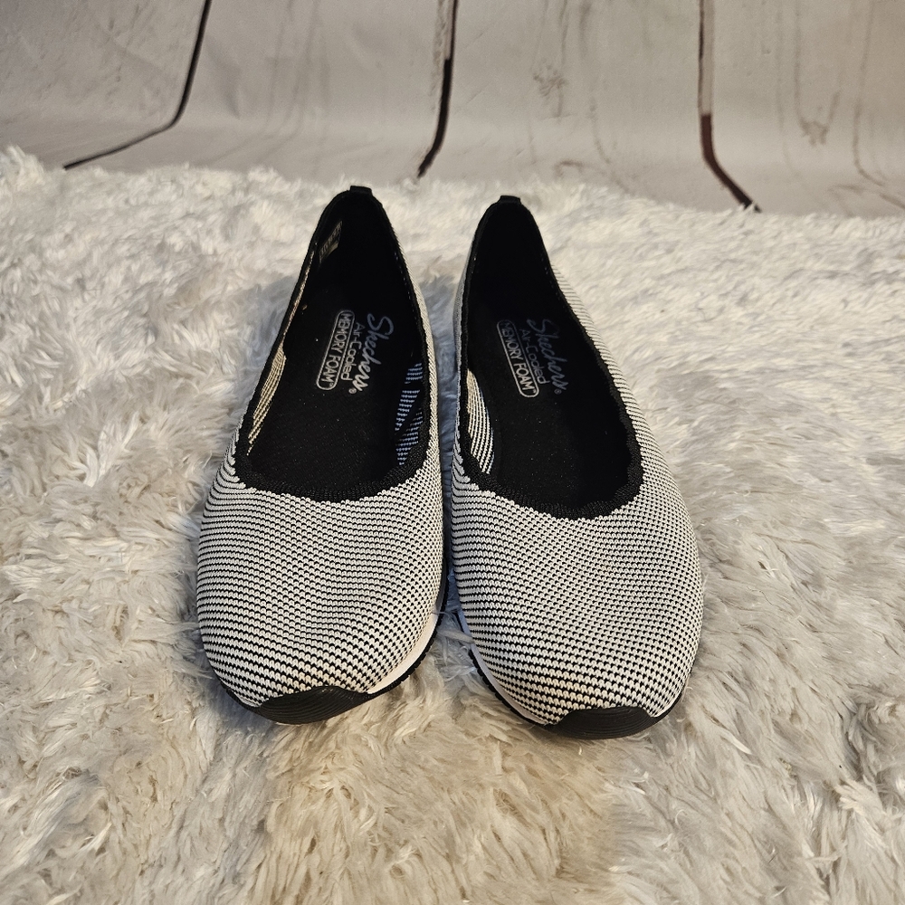 Skechers GOwalk Lite Women's Slip‎ On Walking Shoes Comfort Flats Size 9